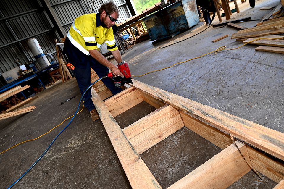 mackay crates